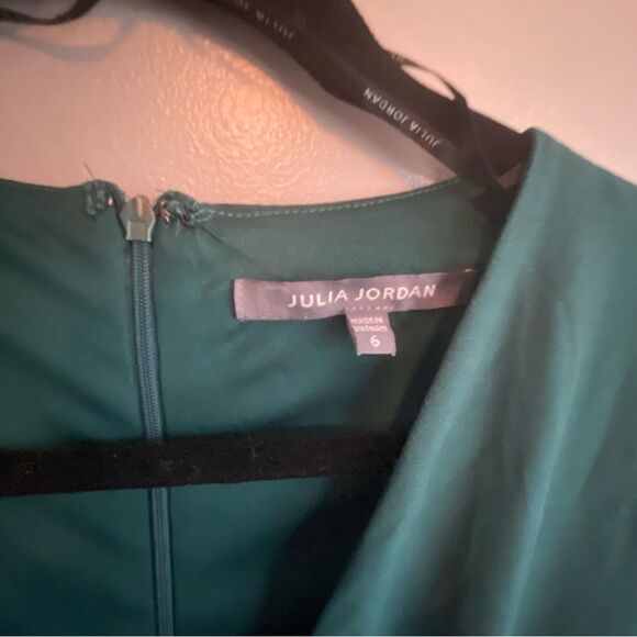 Julia Jordan Green puff shoulder Romper women’s size 6 - Picture 3 of 6